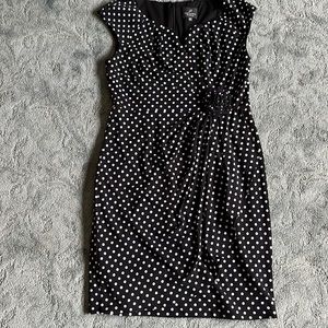 Adrianna Papell 10 Petite Black & White Polka dot dress.
